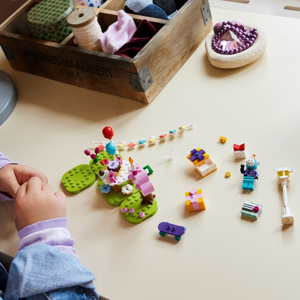 Lego Animal Crossing 77046 Julian'S Birthday Party